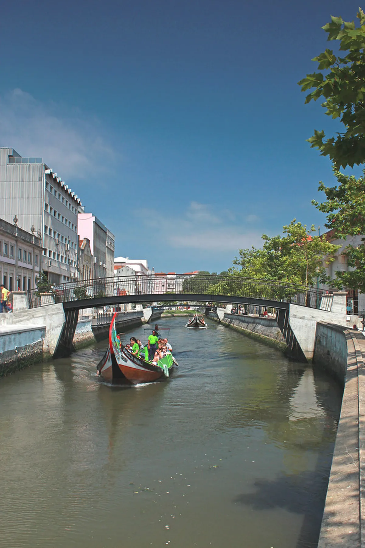 Discover Aveiro Street Art: A 2025 Walking Guide