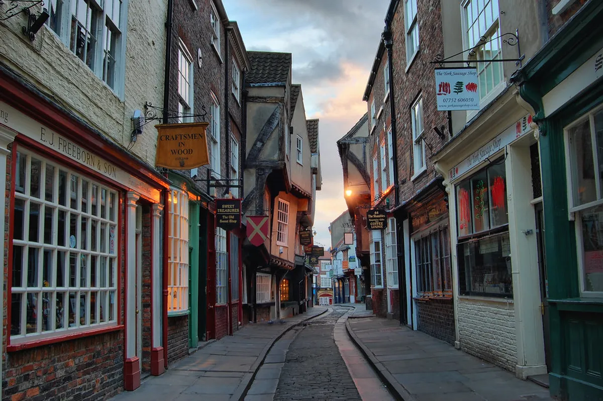 Explore York Medieval Alleys: A Guide to Historic Snickelways
