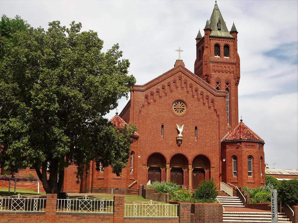 York Unique Souvenirs: Top Picks for 2025 Travel